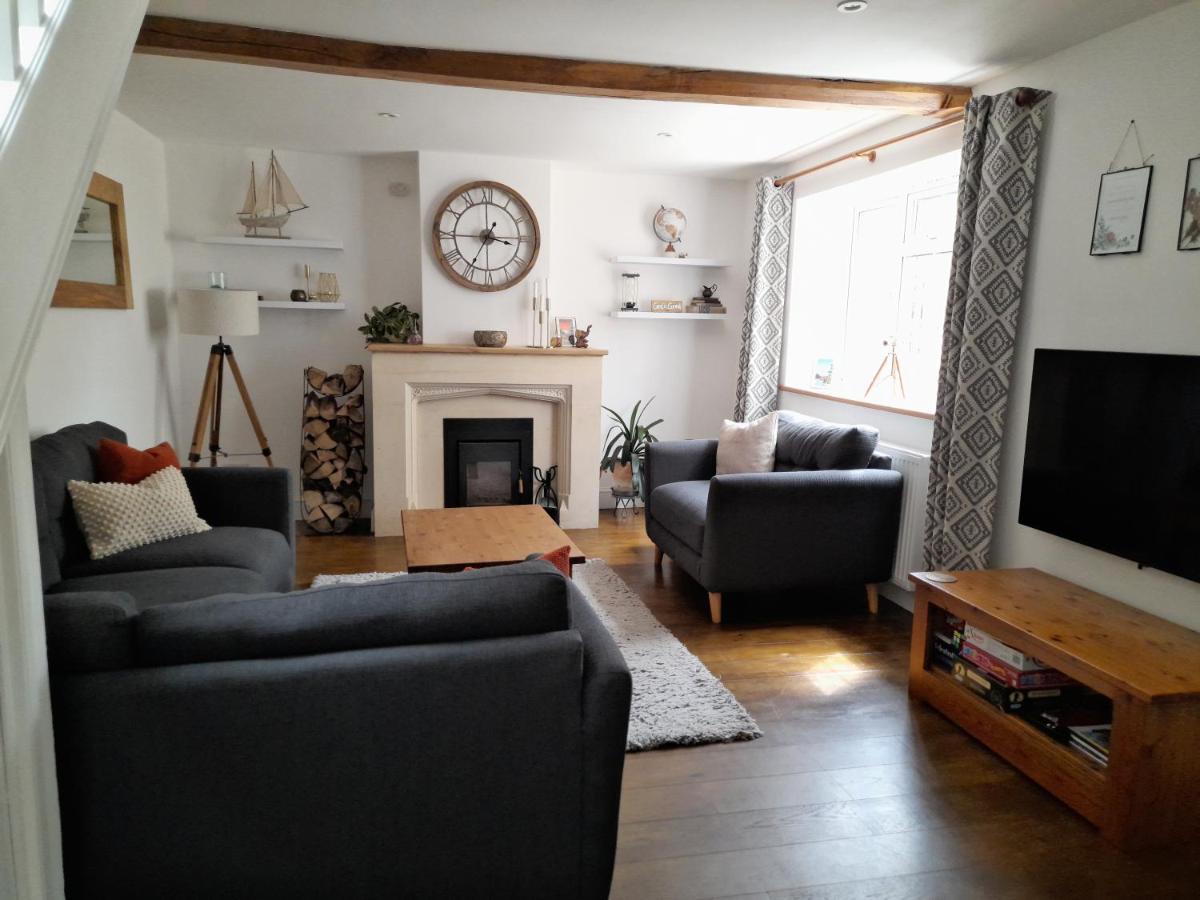 Converted Barn In Бат Экстерьер фото